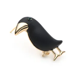 Broche élégante avec corbeaux noirs