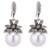 Vintage luxury earrings with crystal flower & pearlOorbellen