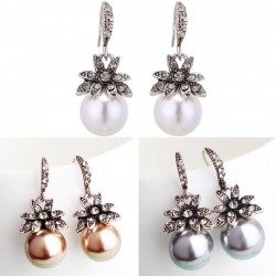 Boucles d'oreilles vintage de luxe avec fleur de cristal & perle